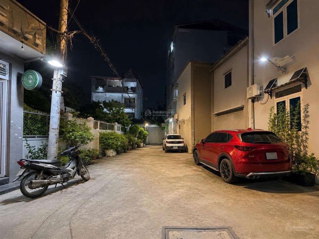Cực phẩm hoàng hoa thám cn 65m², hẻm xe hơi quay đầu, 63m² nở hậu tài lộc.