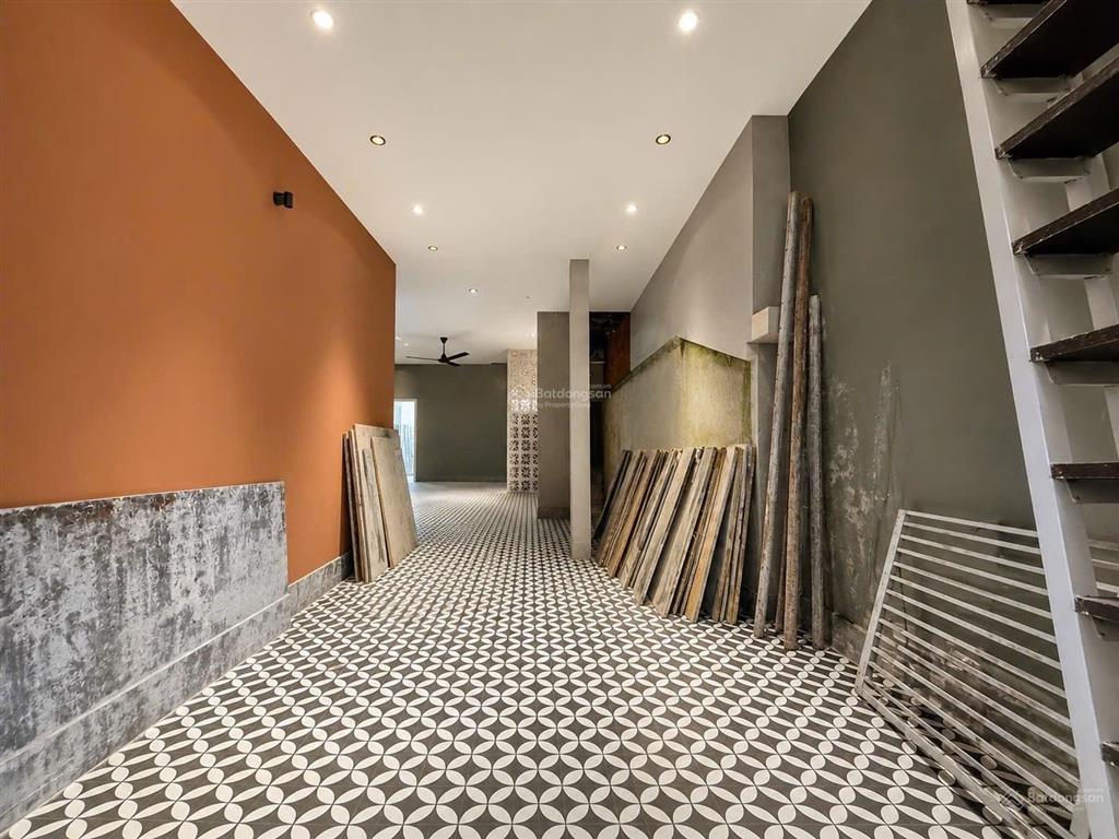 Cực phẩm hoàng hoa thám cn 65m², hẻm xe hơi quay đầu, 63m² nở hậu tài lộc.