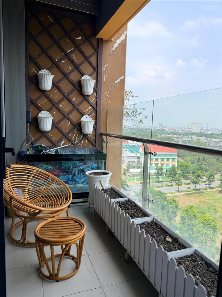 Bán căn 2pn 2wc  72m2 mizuki park, nội thất đẹp, có sổ, view thành phố.  0904 055 ***