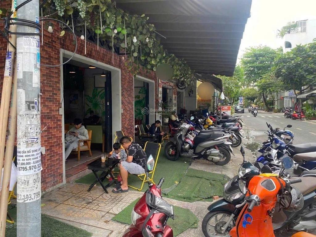 Bán góc 2mt quốc lộ 50 750 triệu 8x20m  160m2 ngay chợ phú lạc 1 trệt 1 lầu 4pn  shr