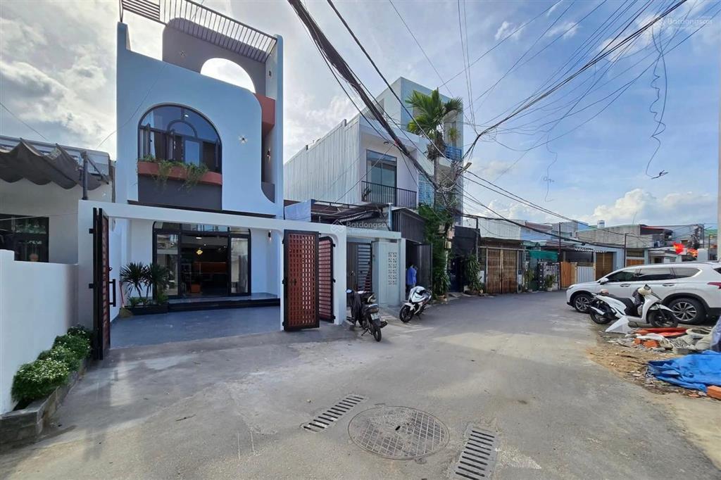 Bán gấp nhà tạ quang bửu, 100m2, 5pn, 4wc ngay bến xe quận 8  shr