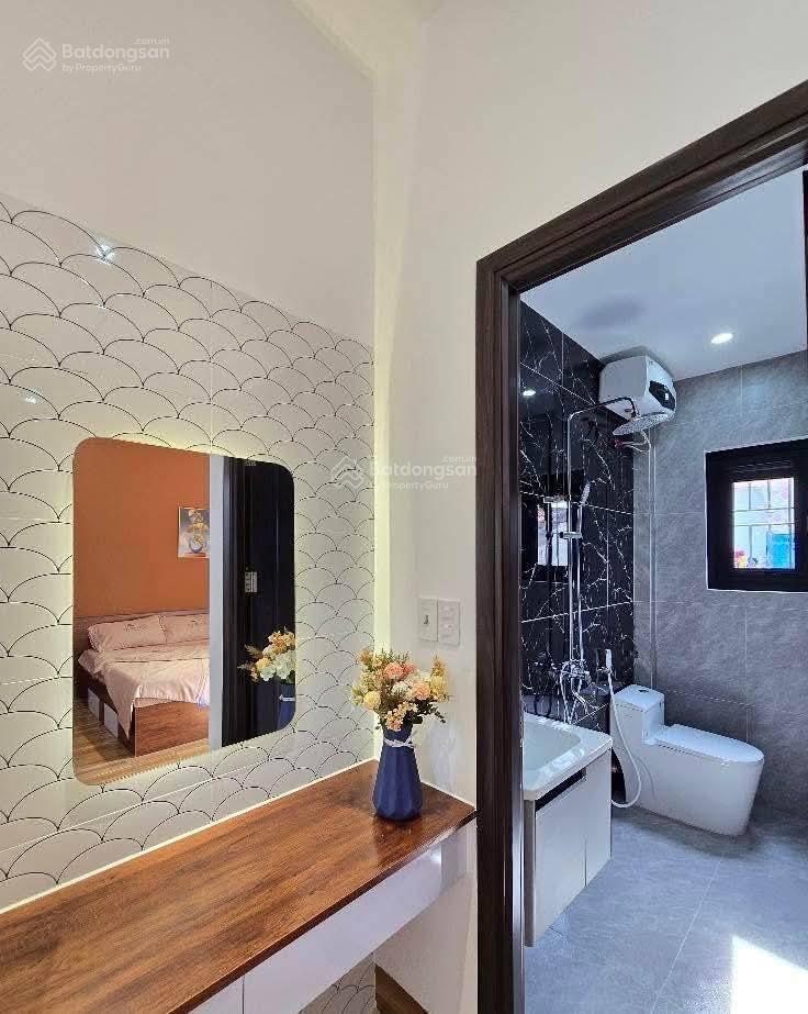 Bán gấp nhà tạ quang bửu, 100m2, 5pn, 4wc ngay bến xe quận 8  shr