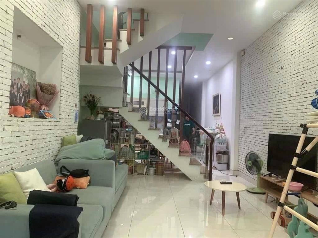 Bán gấp nhà riêng 4pn, 3wc, 100m2, 900 triệu ở huỳnh tấn phát, p tân thuận tây, q7