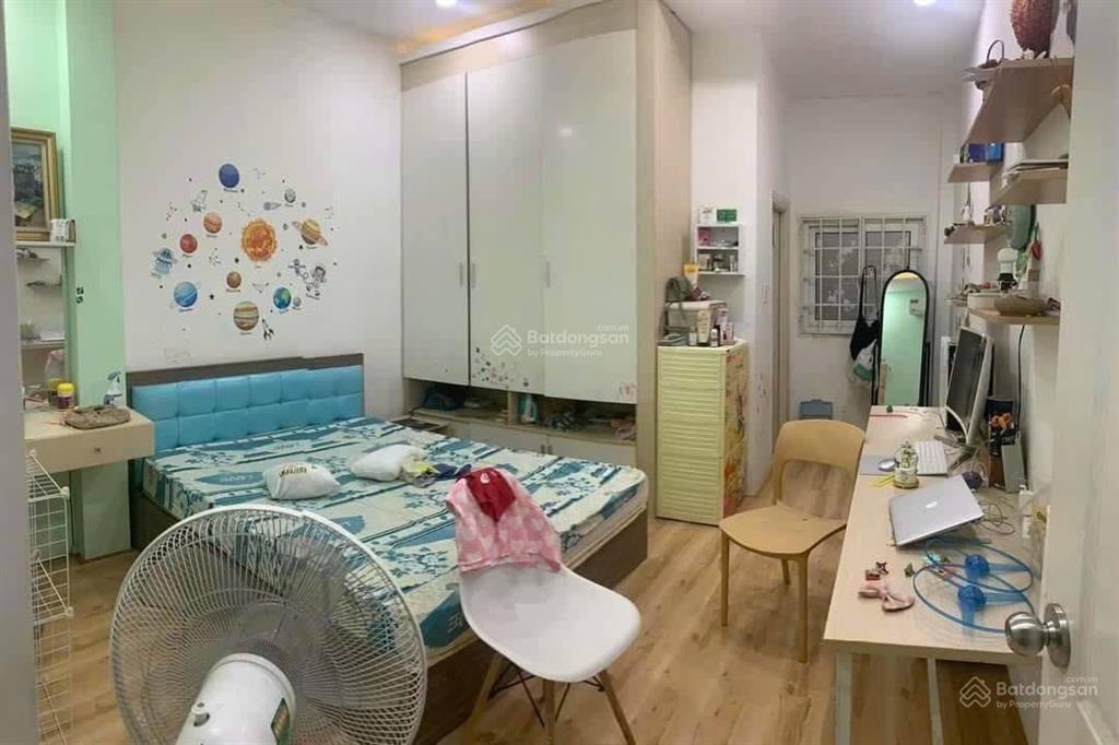 Bán gấp nhà riêng 4pn, 3wc, 100m2, 900 triệu ở huỳnh tấn phát, p tân thuận tây, q7