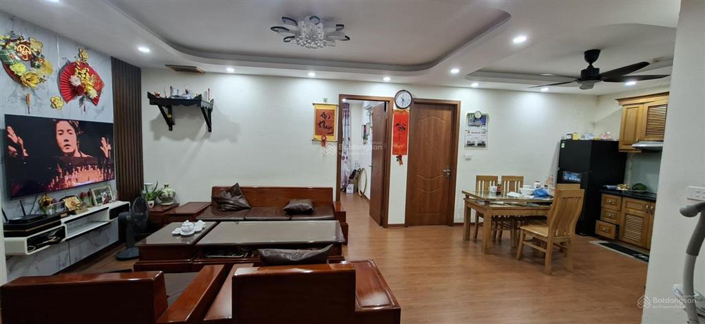 Chính chủ cần bán nhanh căn góc 3 pn, 2vs kđt tân tây đô, tầng đẹp, sổ đỏ đầy đủ.  0984 565 ***