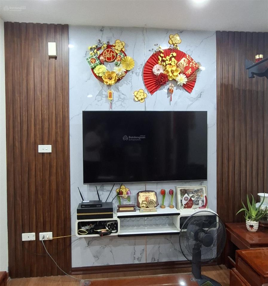 Chính chủ cần bán nhanh căn góc 3 pn, 2vs kđt tân tây đô, tầng đẹp, sổ đỏ đầy đủ.  0984 565 ***