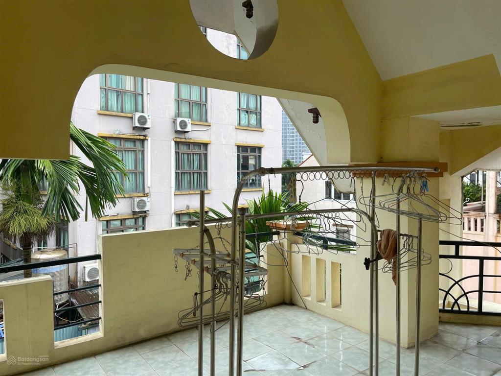 Chính chủ bán nhà 3 tầng xuân thủy, cầu giấy ngõ ô tô dt 160m2, mt 10m giá bán nhỉnh 40 tỷ