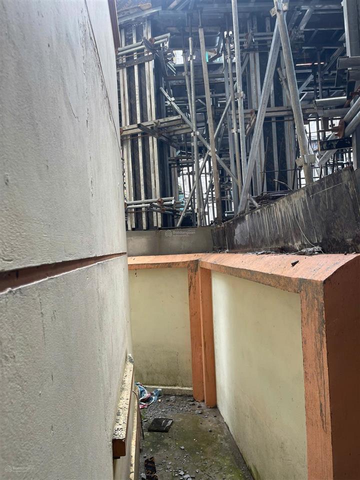 Chính chủ bán nhà 3 tầng xuân thủy, cầu giấy ngõ ô tô dt 160m2, mt 10m giá bán nhỉnh 40 tỷ