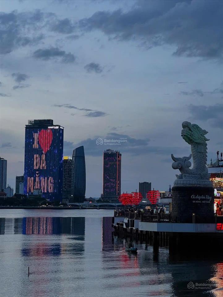 Không phải ai cũng thích ở biển. nhiều người chọn sống gần sông hàn nơi đáng sống bậc nhất đn.