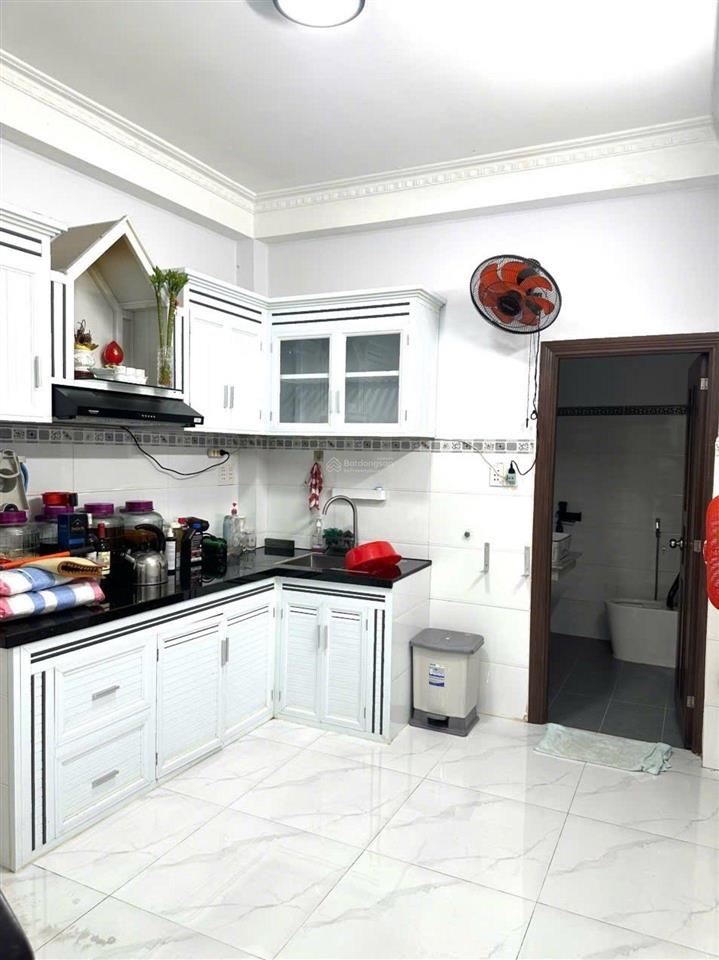 Nhà nguyễn cảnh chân q1  hẻm xe hơi  3 tầng  4 pn khép kín  6.5 tỷ.
