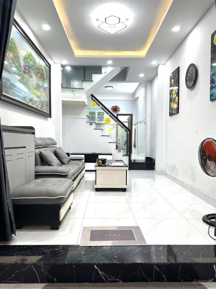 Nhà nguyễn cảnh chân q1  hẻm xe hơi  3 tầng  4 pn khép kín  6.5 tỷ.