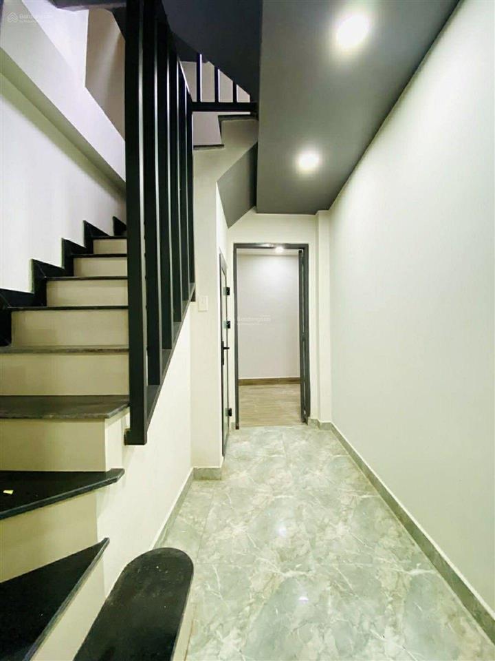 Nhà sát võ văn kiệt q1  42m2  3 tầng  3 pn khép kín  7.4 tỷ
