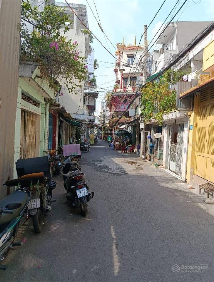 Kẹt bank  đất 40m2 hxh sát mặt tiền  ngay phố đi bộ bùi viện q1  chỉ 8.89 tỷ