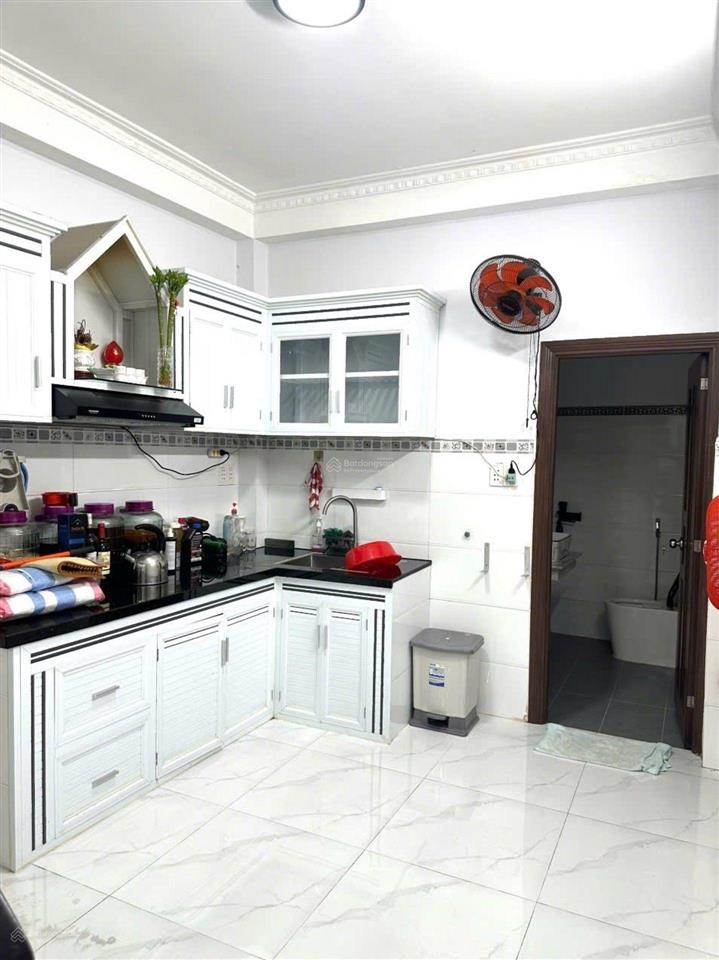 Nhà 3 tầng hxh sát mt trần hưng đạo, phố bùi viện  4pn khép kín  6.5 tỷ.