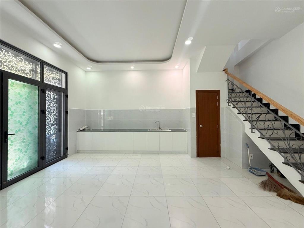 Hxh  4 tầng  sát mt võ thị sáu  dtsd 148m2  4pn khép kín  8.79 tỷ