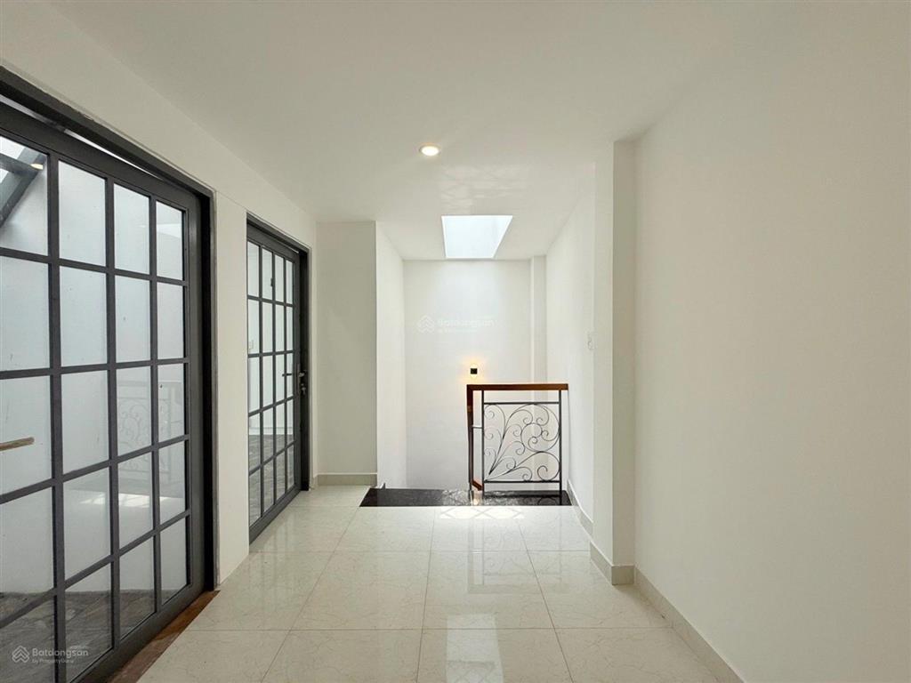 Hxh  4 tầng  sát mt võ thị sáu  dtsd 148m2  4pn khép kín  8.79 tỷ