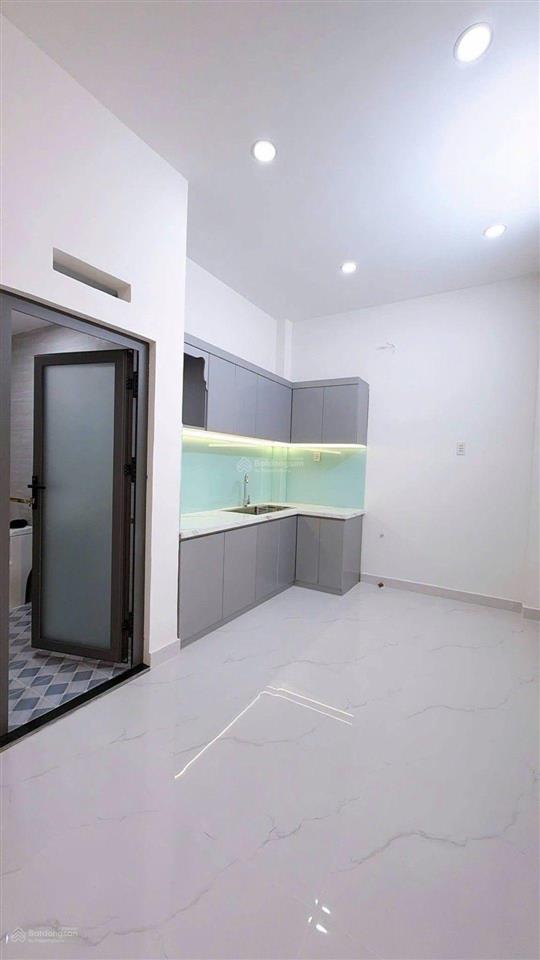 Bán nhà đoàn văn bơ  42m2  4pn khép kín  shr  chỉ 5.49t