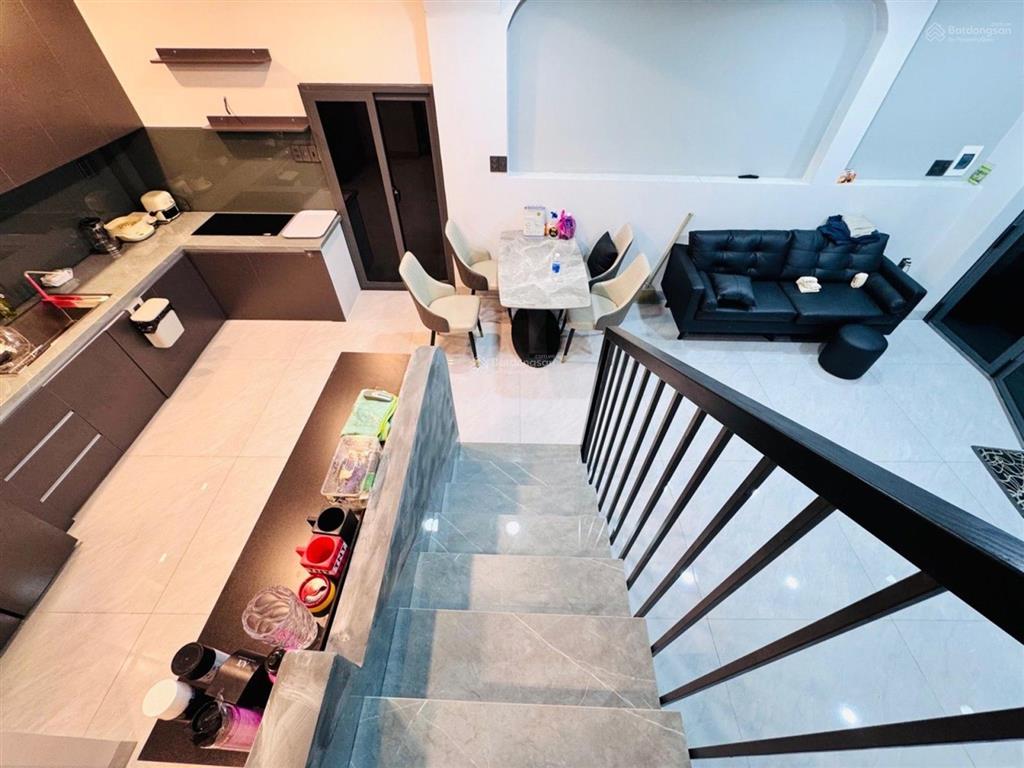 Bán nhà đoàn văn bơ  45m2 (4*9.5)  5,64 tỷ  nở hậu 5m  hẻm 5m  shr