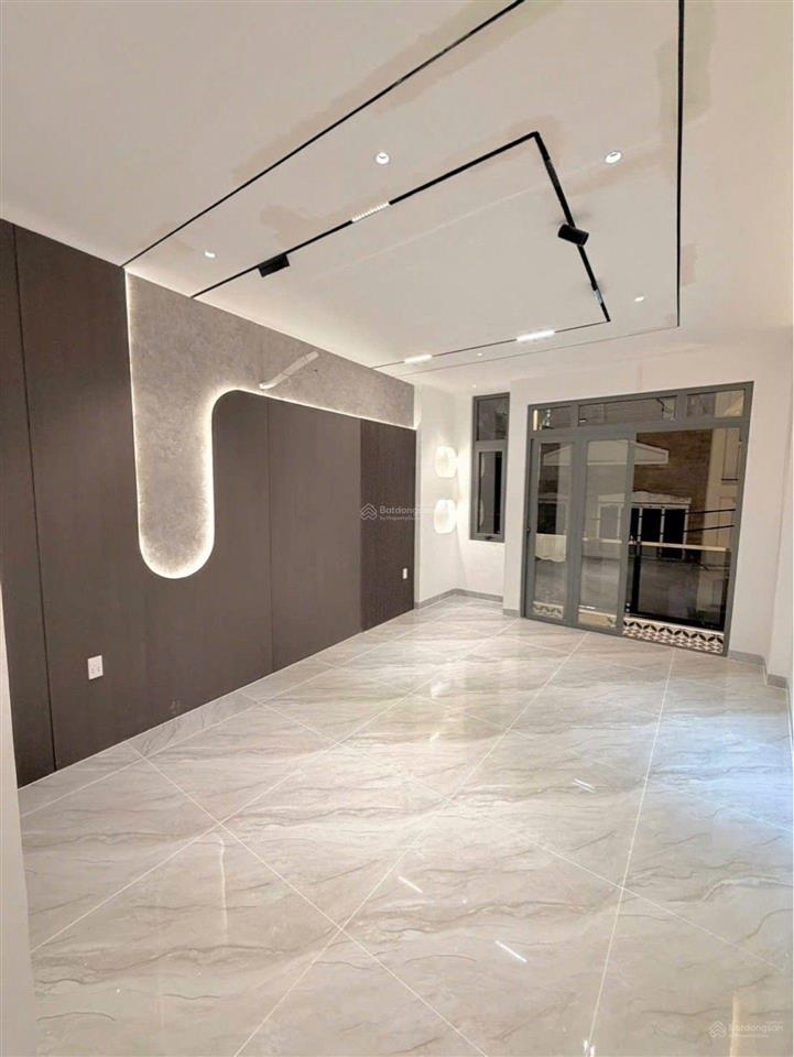 Bán nhà khánh hội, 4 tầng, 40m2, 8.78 tỷ, hxh, 4pn, hẻm thông.