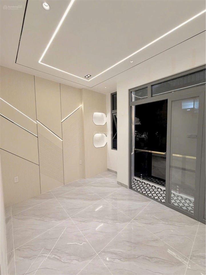 Bán nhà khánh hội, 4 tầng, 40m2, 8.78 tỷ, hxh, 4pn, hẻm thông.