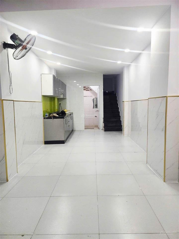 Nhà đẹp  5 tầng  dt 38m2  đường số q.4  hxh cách 30m  sổ vuông  6.48 tỷ