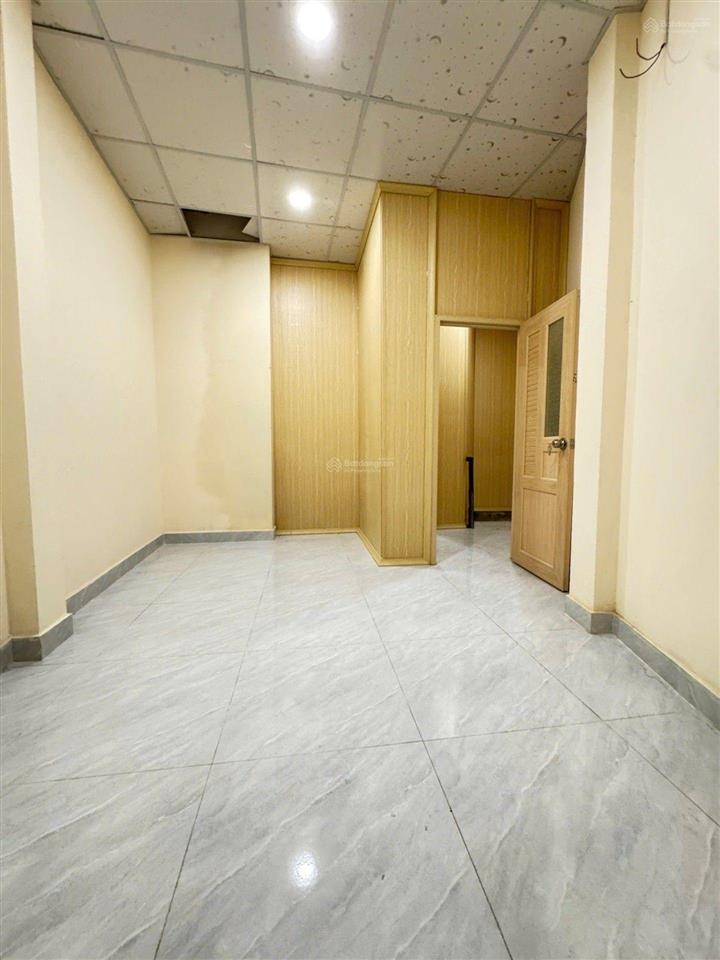Nhà 3 tầng  82m2  ngang 5  căn góc  sổ đẹp  chỉ 7t nhỉnh