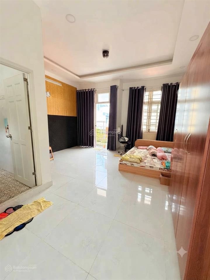 Sát him lam, mà giá chỉ 90tr/m2. 60m2 giá 5 tỉ nhỉnh, còn thương lượng