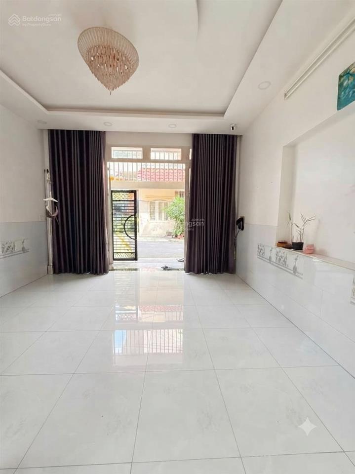 Sát him lam, mà giá chỉ 90tr/m2. 60m2 giá 5 tỉ nhỉnh, còn thương lượng