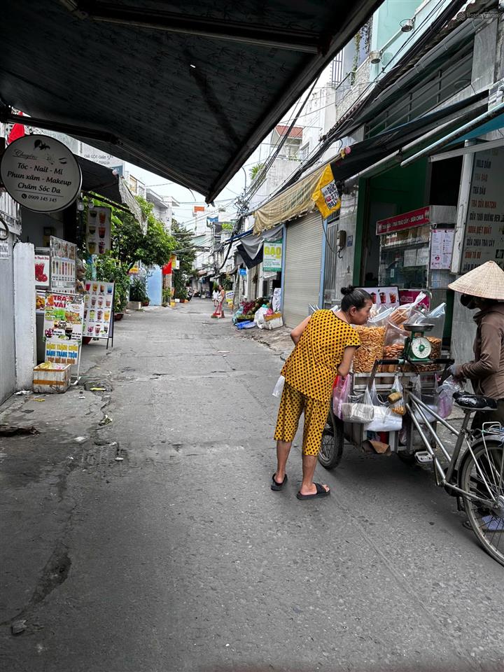 Nhà 3 tầng hẻm xe hơi thông nở hậu giá 8,95 tỷ