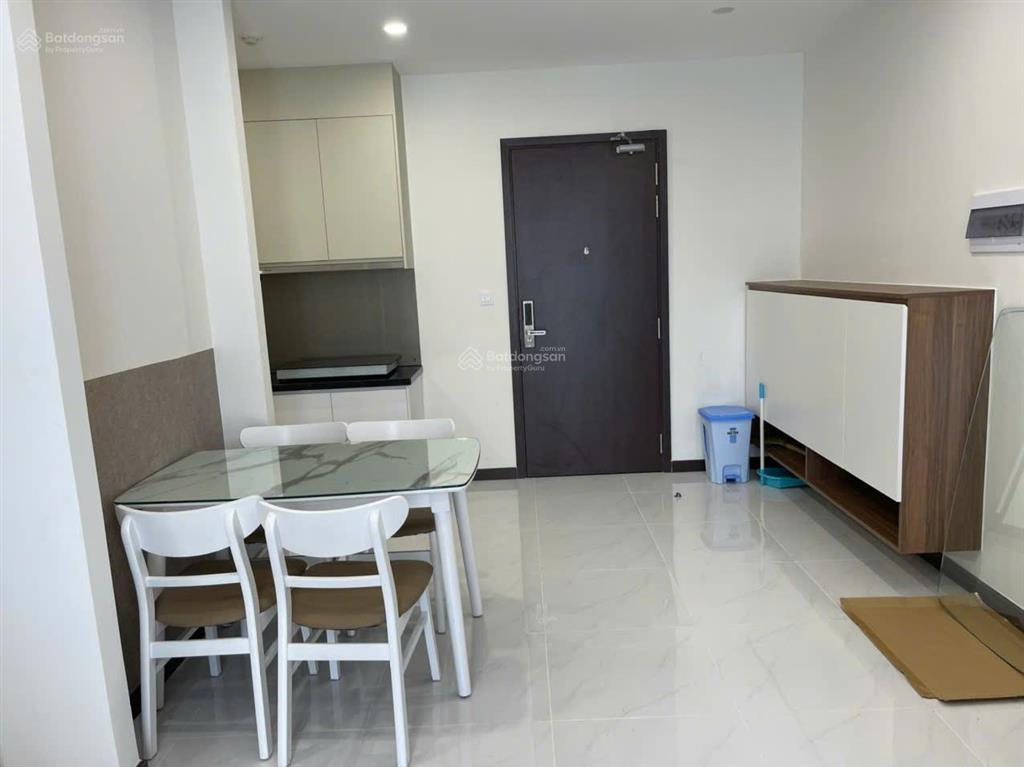 Thuê 8.5 tr căn hộ 2pn 2wc c sky view