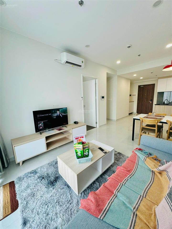 Thuê nhà sang  nhận tiện ích vàng! căn 2pn the emerald golf view full nội thất giá chỉ 10tr