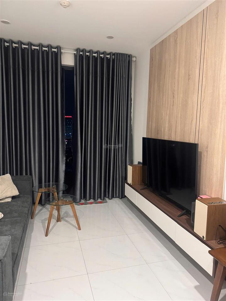 Vị trí tt tdm có căn 2pn với nội thất màu gỗ trầm giá thuê chỉ 10tr5