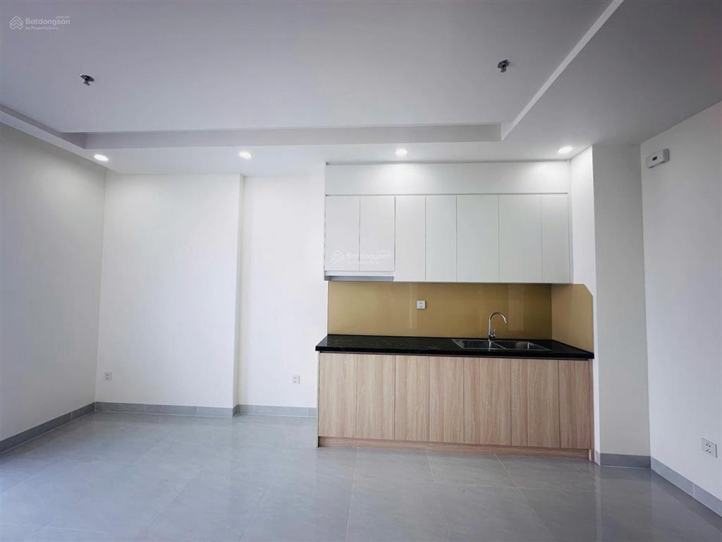 Hot 6tr 1pn a&t sẵn rèm, giàn phơi, 1 máy lạnh, bếp từ, hút mùi (bao phí quản lý 3 tháng)