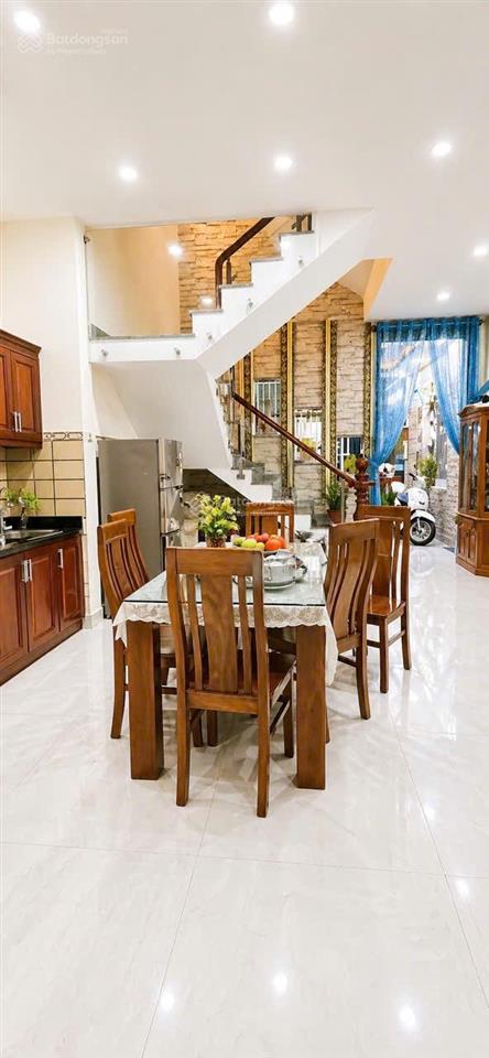 Nhà mới ở ngay  xe hơi đỗ cửa  ngang gần 5m  nhỉnh 5 tỷ