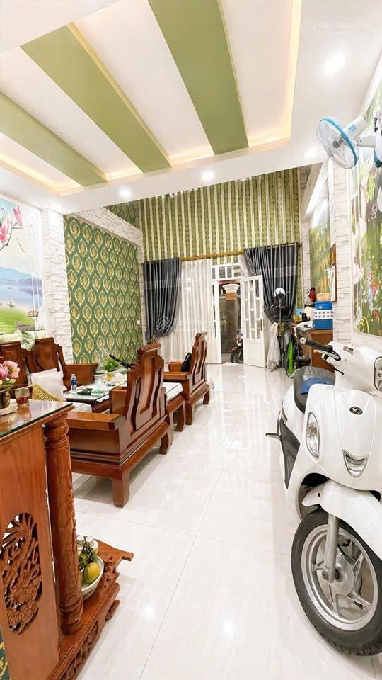 Nhà mới ở ngay  xe hơi đỗ cửa  ngang gần 5m  nhỉnh 5 tỷ