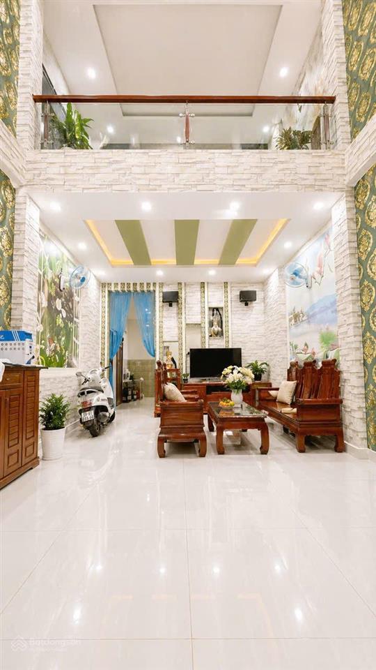 Nhà mới ở ngay  xe hơi đỗ cửa  ngang gần 5m  nhỉnh 5 tỷ