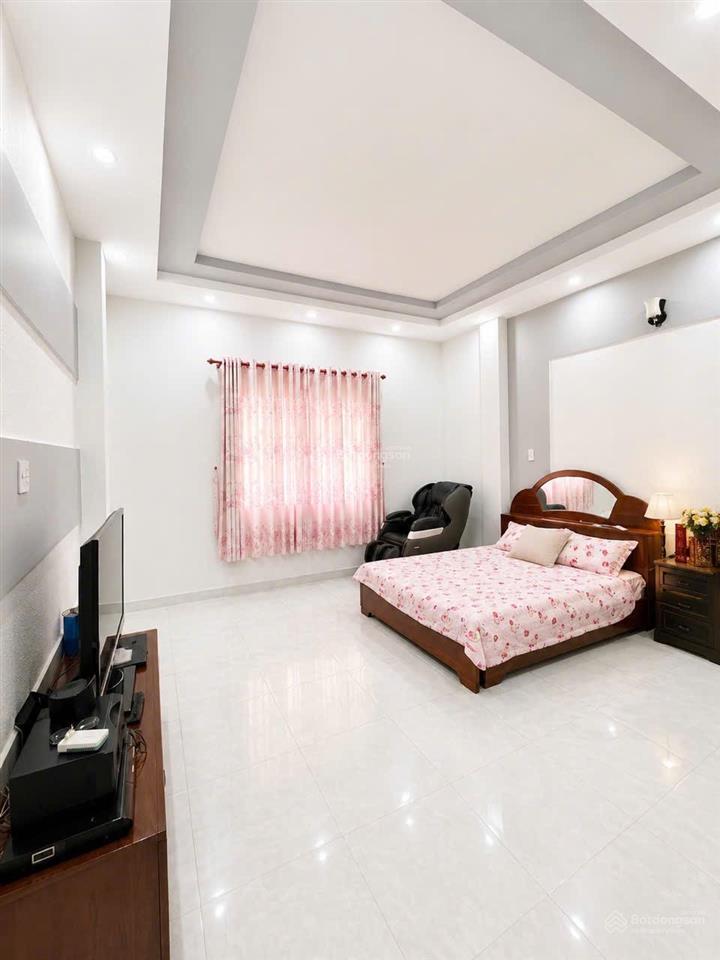 Nhà hẻm xe hơi  ngang gần 5m  trung tâm q7  4pn lớn  nhỉnh 7 tỷ
