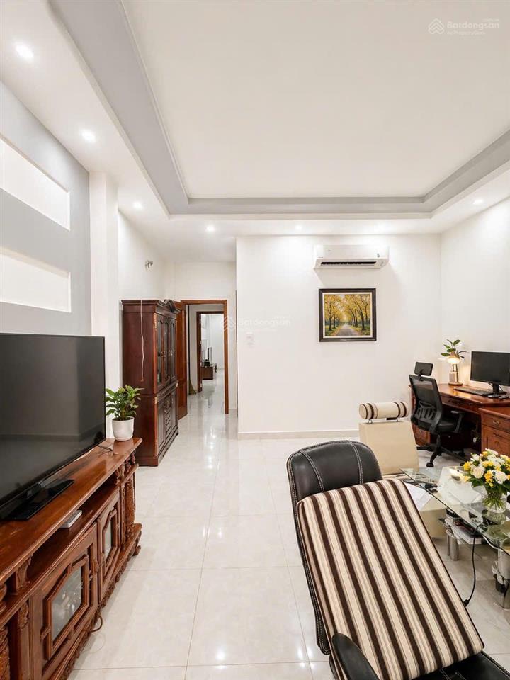 Nhà hẻm xe hơi  ngang gần 5m  trung tâm q7  4pn lớn  nhỉnh 7 tỷ