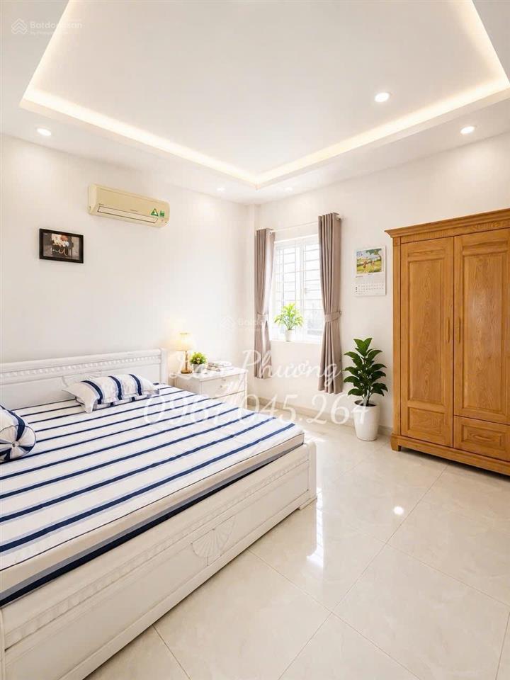 Nhà 3 tầng btct ngang gần 6m sát phú mỹ hưng  hơn 5 t
