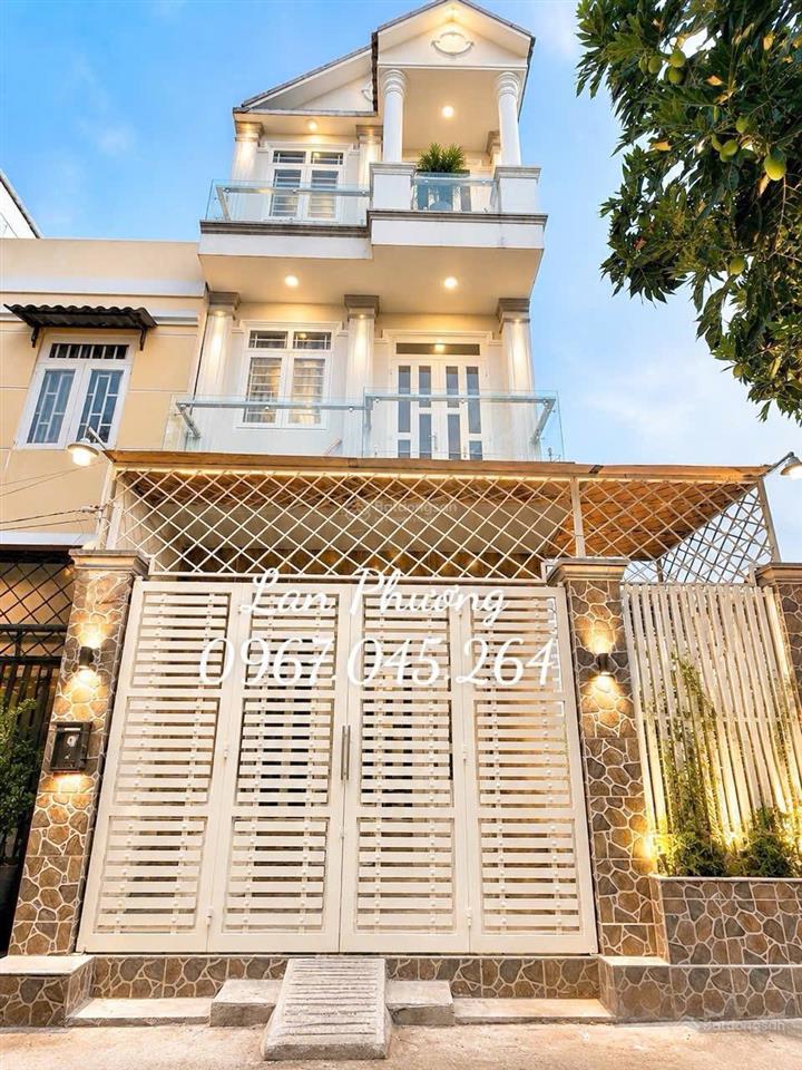Nhà 3 tầng btct ngang gần 6m sát phú mỹ hưng  hơn 5 t