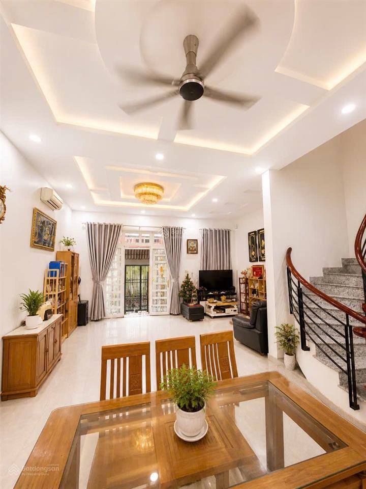 Siêu phẩm quận 7  diện tích lớn, ngang khủng 7m  hxh ngủ trong nhà  nhỉnh 12t