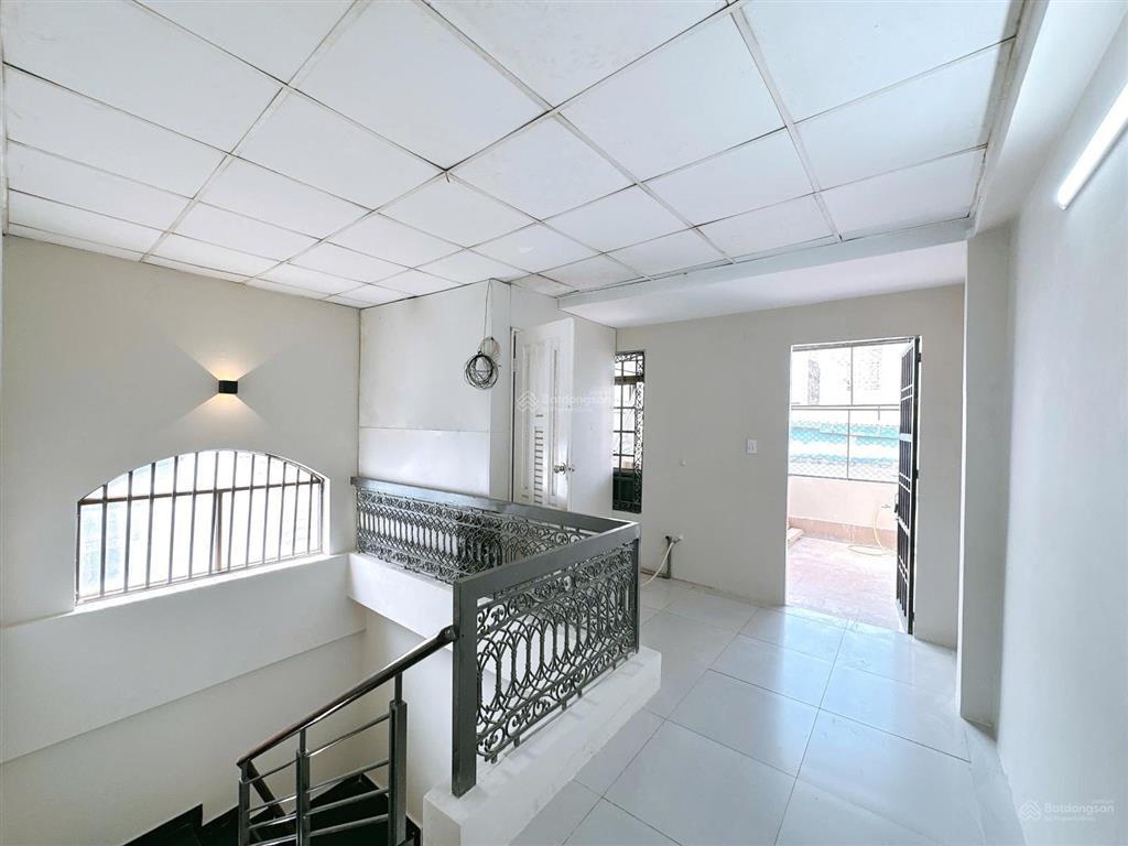 Nhà khu kiều đàm  xe hơi ngủ trong nhà 5x18m  4 tầng kiên cố  nhỉnh 12 t
