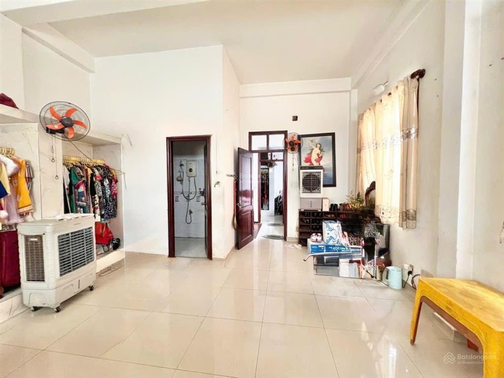 Nở hậu tài lộc  ngang hơn 5m  lô góc cực thoáng  hơn 5 t