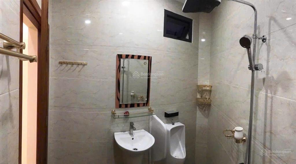 Bán nhà mặt tiền 107m2 thủ đức gần hoàng diệu 2 thang máy mới 4pn cho thuê 40tr/tháng giá 15 tỷ