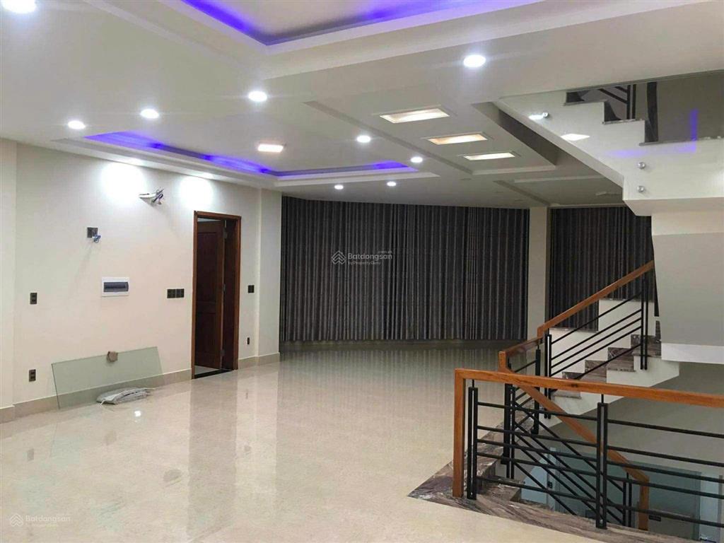 Bán nhà mặt tiền 107m2 thủ đức gần hoàng diệu 2 thang máy mới 4pn cho thuê 40tr/tháng giá 15 tỷ
