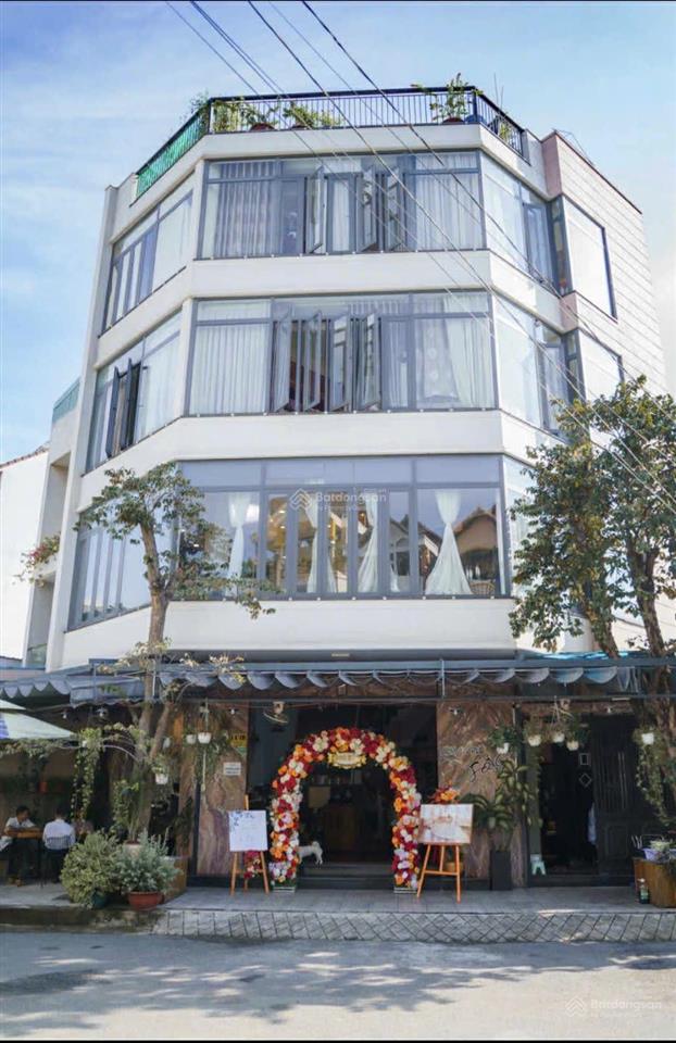 Bán nhà mặt tiền 107m2 thủ đức gần hoàng diệu 2 thang máy mới 4pn cho thuê 40tr/tháng giá 15 tỷ