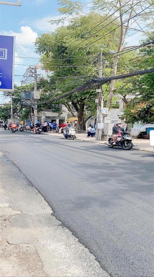 Cho thuê nhà lô góc 2 mặt tiền đường đặng văn ngữ, phường phú nhuận, tp. hcm.