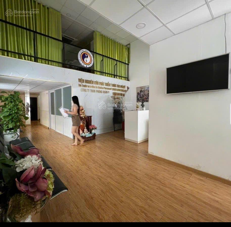 Cho thuê nhà lô góc 2 mặt tiền đường đặng văn ngữ, phường phú nhuận, tp. hcm.