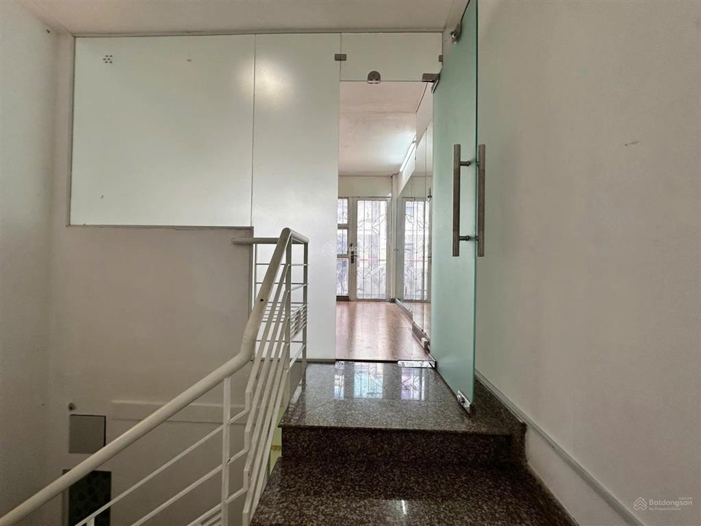 Hoàng hoa thám, p.6, q. bình thạnh, 3 tầng, 4 x 18. nhà nguyên căn sát mặt tiền kd tốt