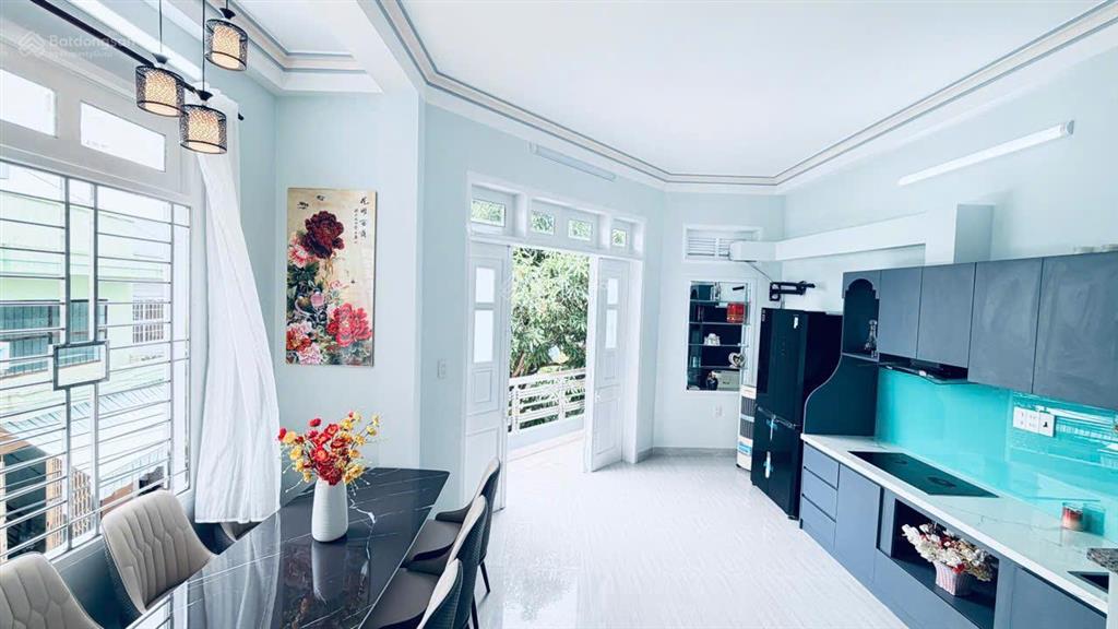 Bán nhà đẹp góc 2 mặt tiền hòn sện đối diện công viên, gần biển & núi cô tiên, giá tốt chỉ 6,5 tỷ